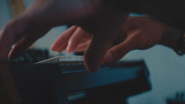 LANDR_Mastering_Plugin_Promo_1920x1080