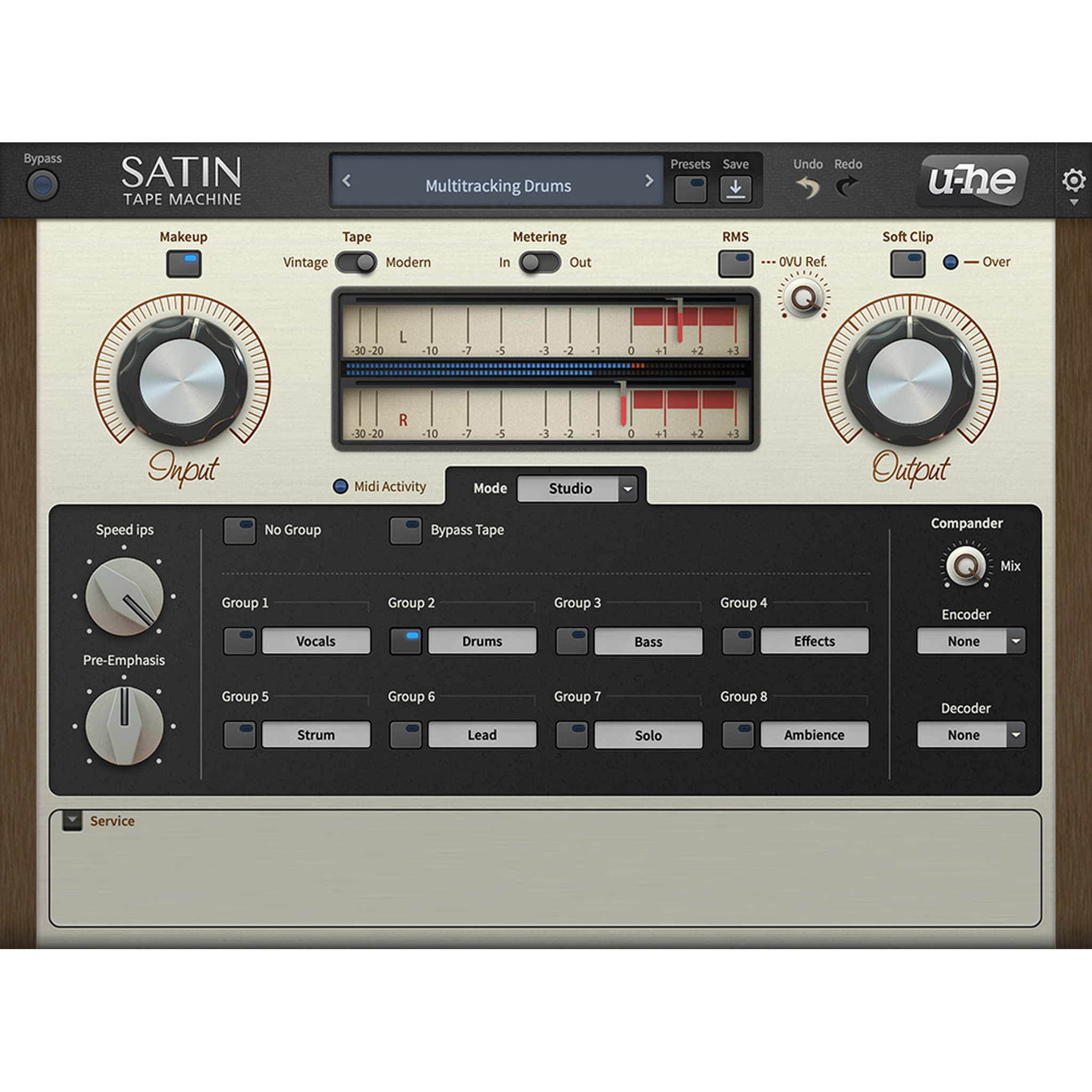 Studio arrangement in Satin